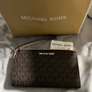 Michael Kors Double Zip Wallet Wristlet Brown/Light Pink - never been used